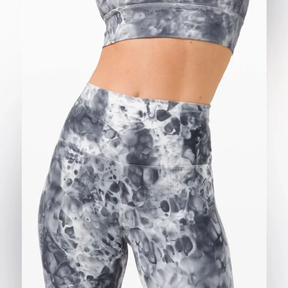 Lululemon Wunder Under Marble Dye High Rise Crop 21" in Marble Dye Classic Navy
